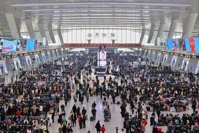 长三角铁路春节假期客流量创新高，同比增长近三成